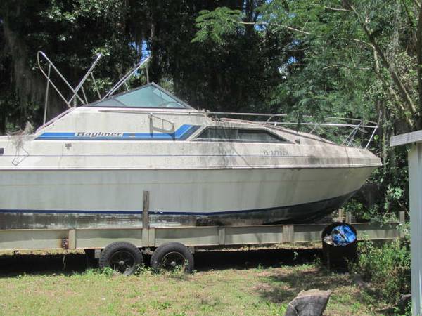  Bayliner cabin cruiser Trailer