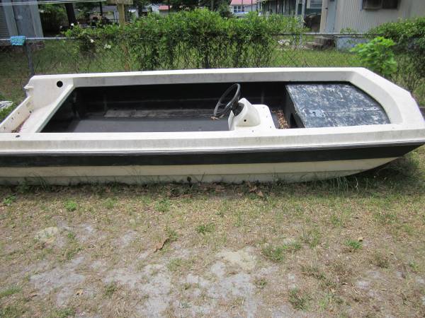 Free small powerboat