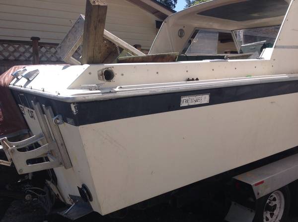 Free boat with trailer1