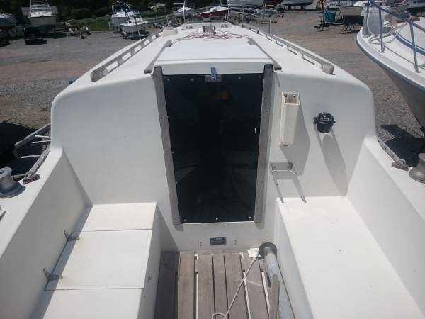 NewHaven Sailboat Cockpit