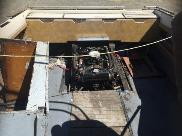 Free powerboat 1977 Sea Ray 24' Cabin Cruiser 