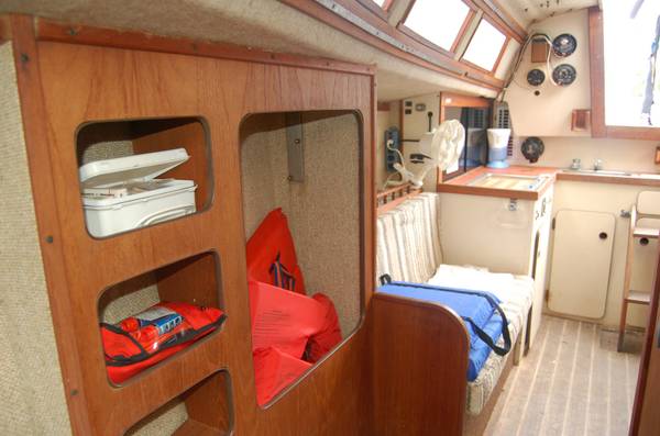 28 foot project sailboat cabin2