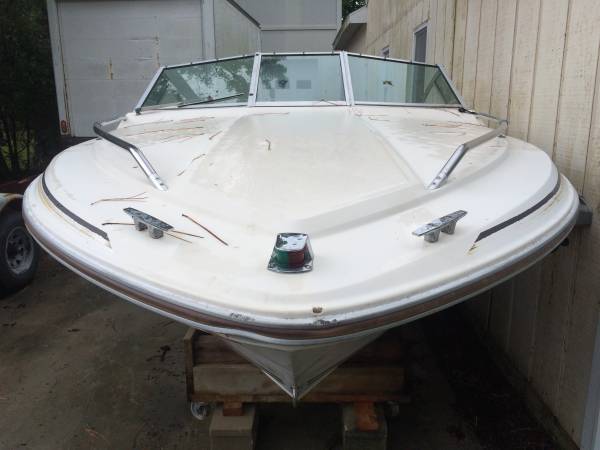 Powerboat hull Morehead