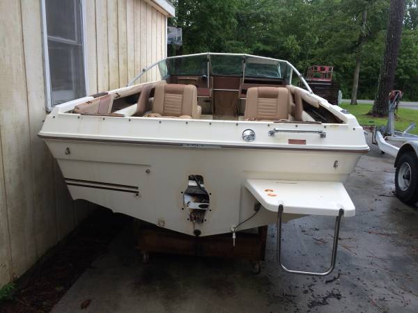 18' Sea Ray Boat stern